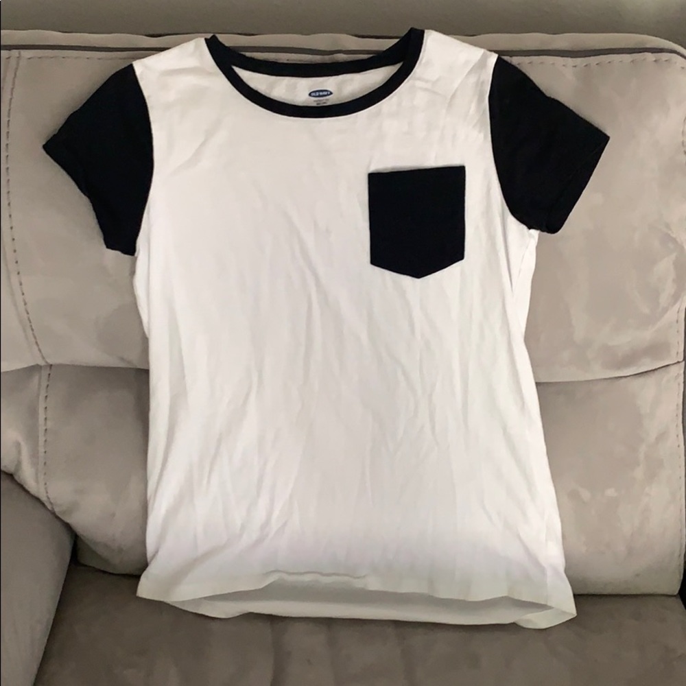 Short sleeved tee with pocket
